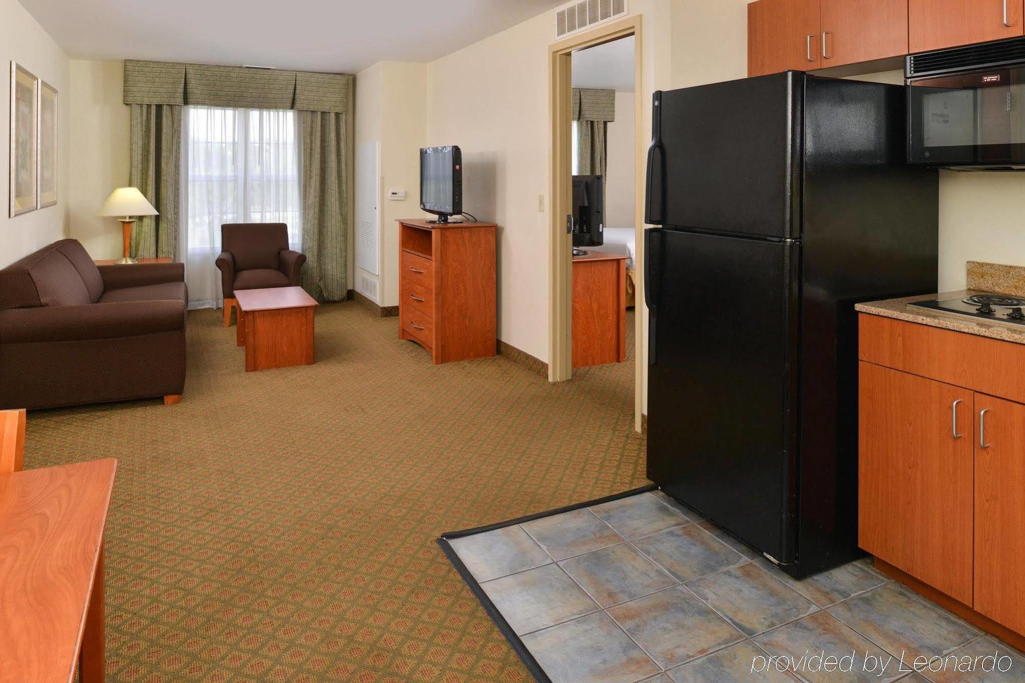 Holiday Inn Express Hotel & Suites Southfield - Detroit, An Ihg Hotel Extérieur photo