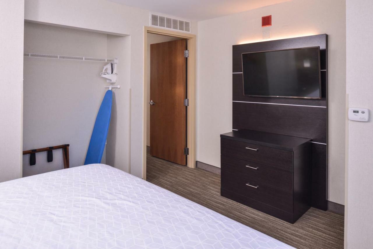 Holiday Inn Express Hotel & Suites Southfield - Detroit, An Ihg Hotel Extérieur photo